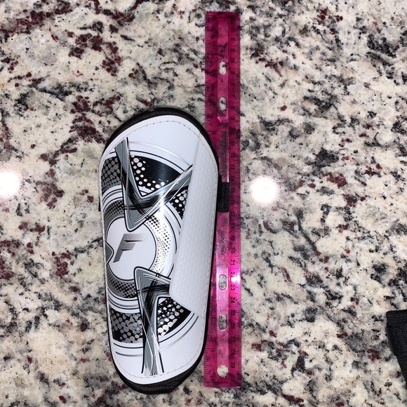 YOUTH Franklin Shin Guards - Picture 3 of 4